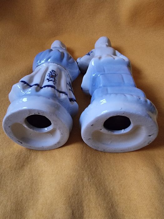 Парочка порцелянових фігур