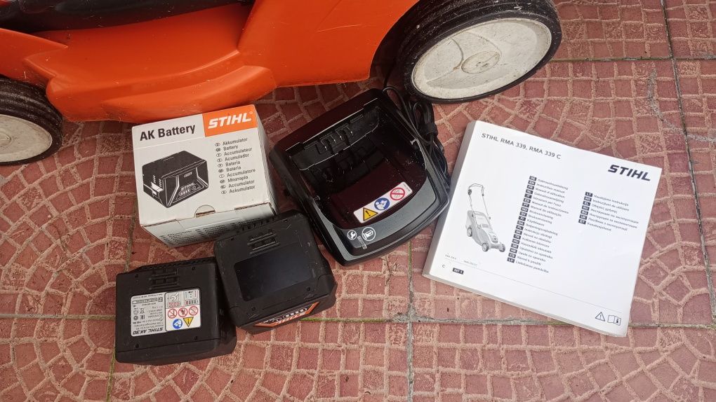 Kosiarka akumulatorowa 1,2kW Stihl RMA 339C zestaw + 2 aku jak nowa