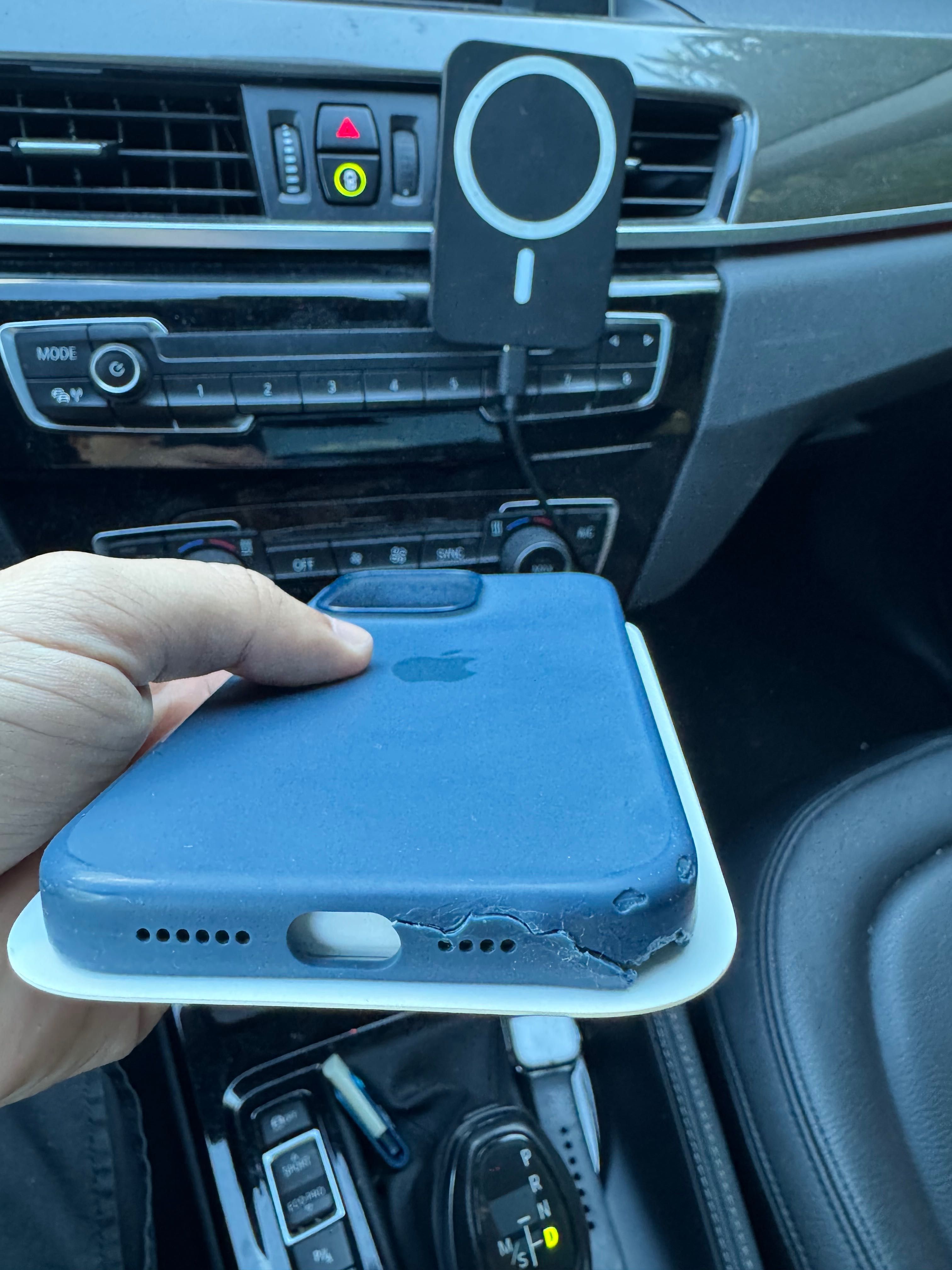 Capa original iphone 15 pro max azul (usada)