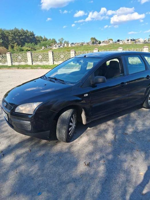 Ford focus.  2005r.