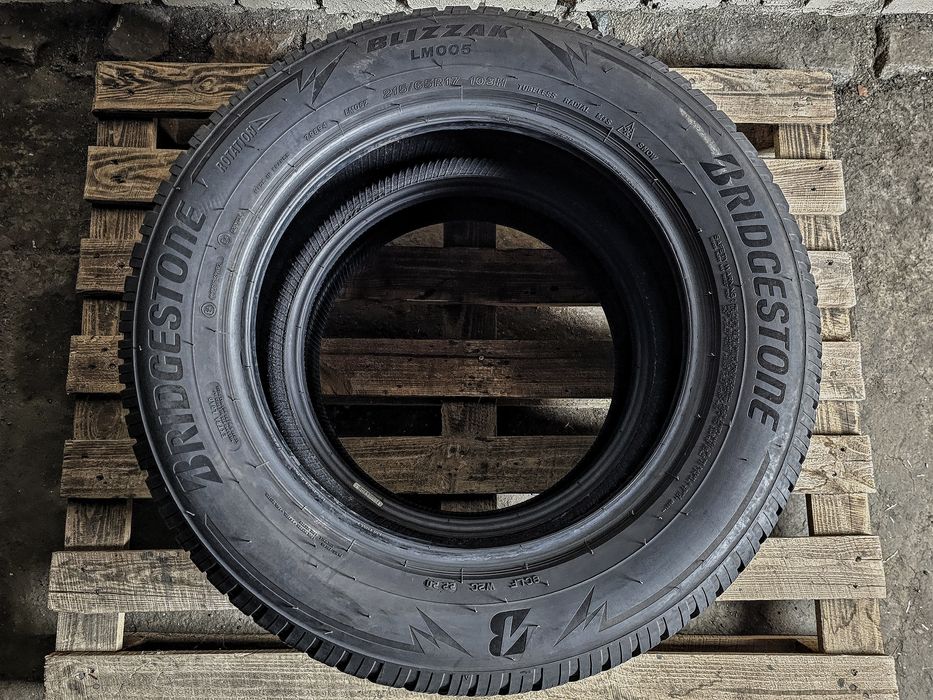 Поштучно 215/65r17 Bridgestone | LM001/LM005 | 7.5mm | Ідеальний стан