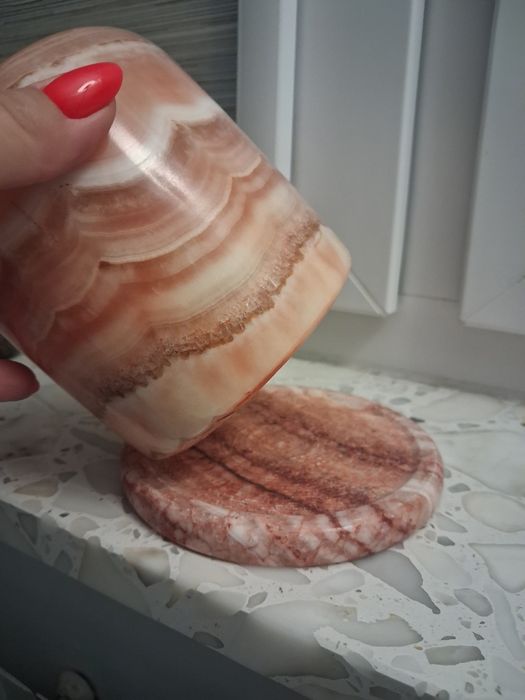 Swiecznik z kamienia mineralnego onyx