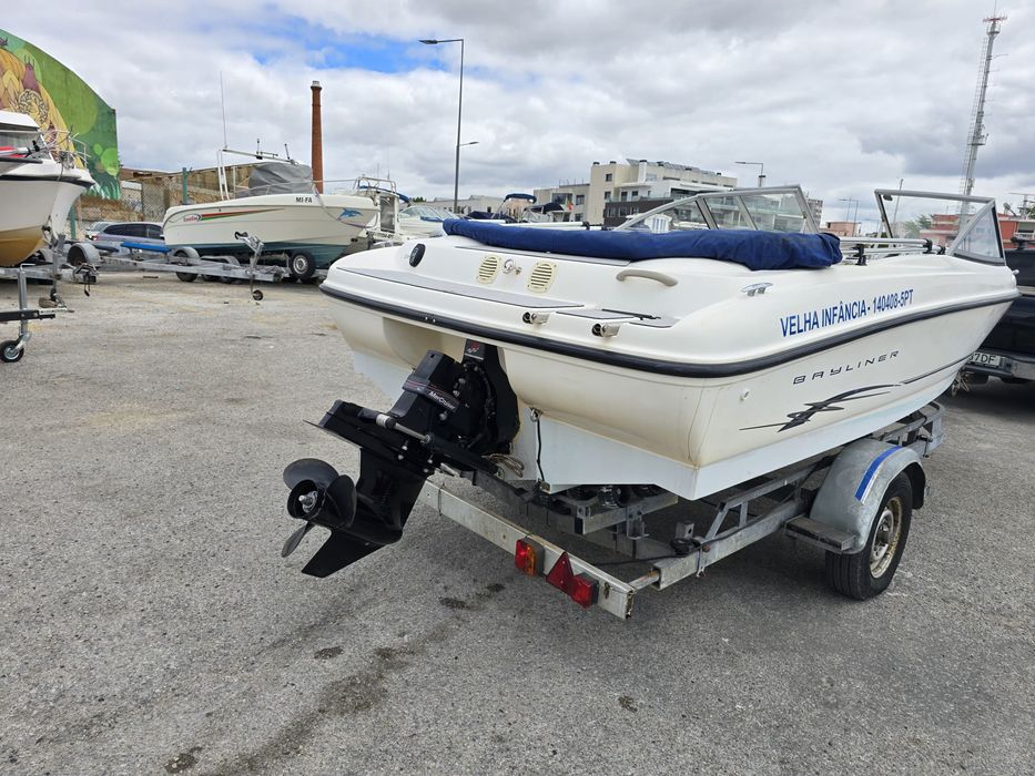 Bayliner 175 Mercruiser 3.0 135cv ano 2004 c/ atrelado