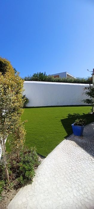 Instalação de relva artificial