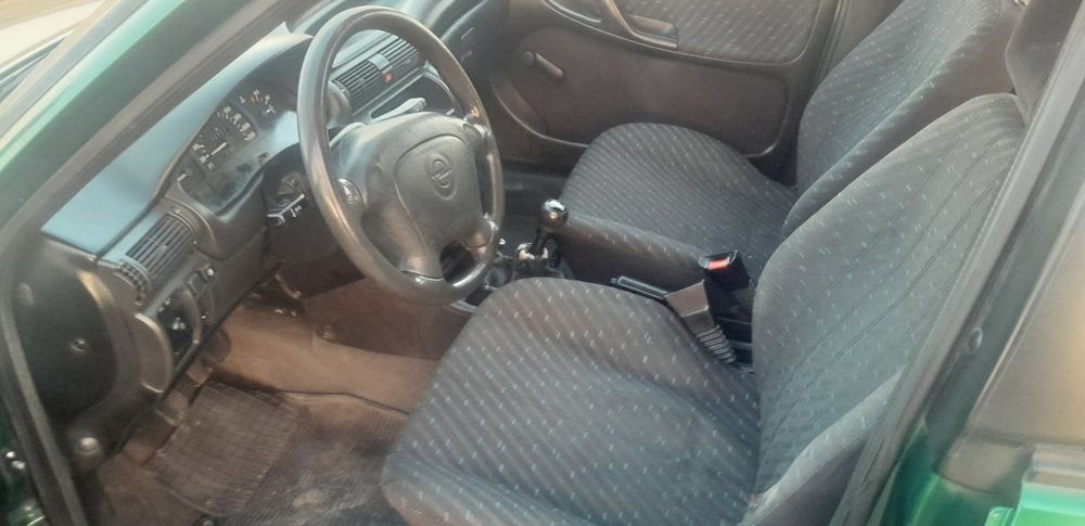 Opel Astra 98r.,1.4 8V,zadbana,hak,długie opłaty.CENA:2,,200