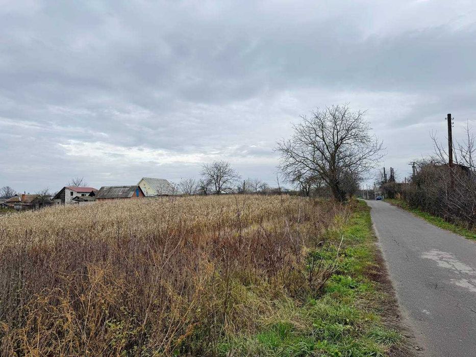 Продаж земельної ділянки у центрі с. Стадниця!