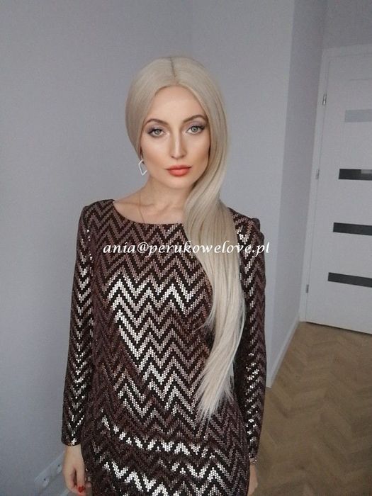 Peruka lace front chłodny blond refleksy włosy jak naturalne