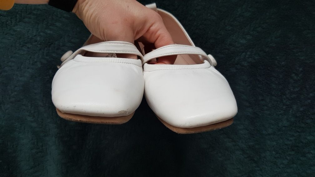 Białe buty skórzane rozmiar 37