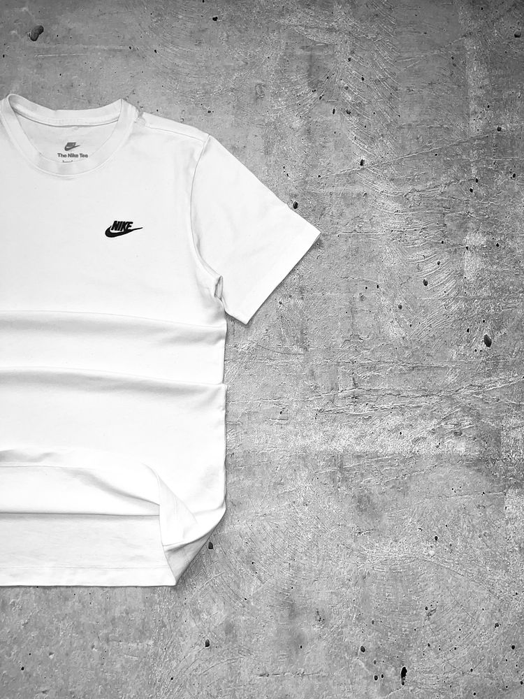 Футболка nike tee белая базовая