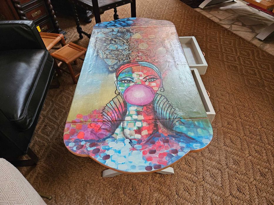 Móvel antiga restaurado de forma personalizada