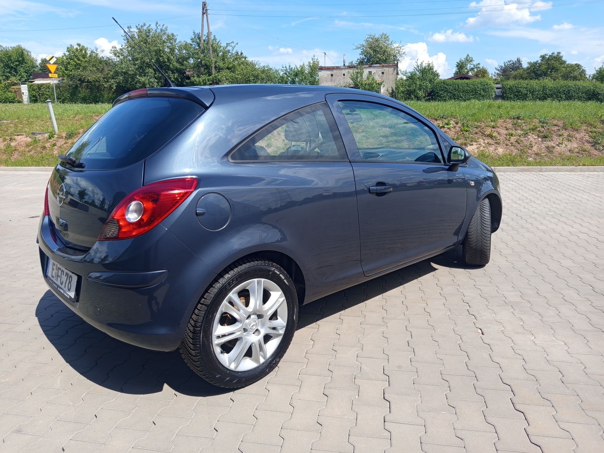 Opel Corsa D 2010 rok 1.4 Benzynka