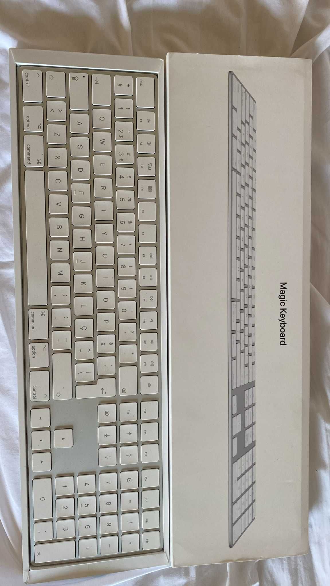 Apple Magic Keyboard com Numeric Keypad (A1943) – Na caixa, impecáveis