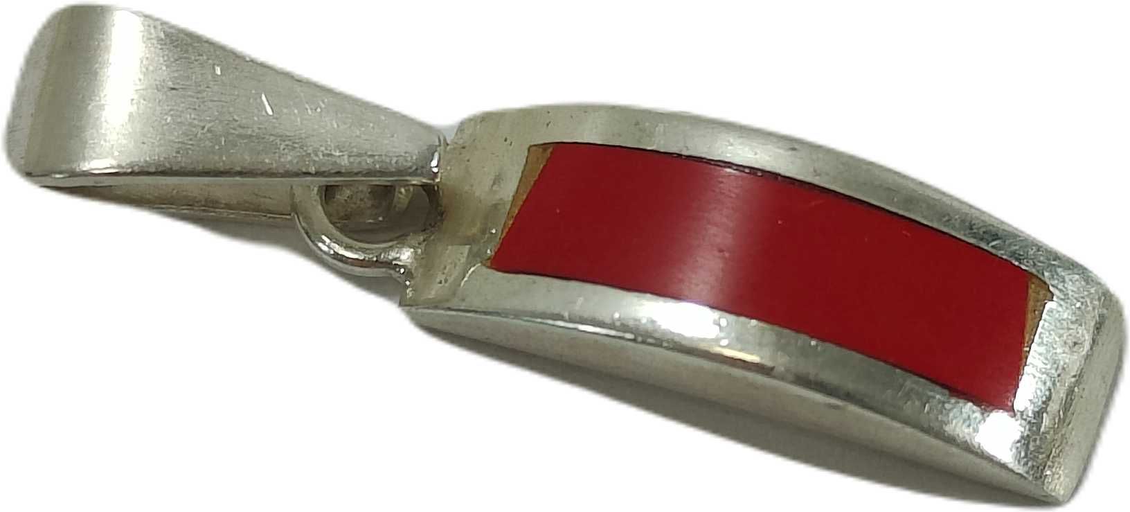 Śliczna srebrna zawieszka z czerwonym kamyczkiem P925 1,9 G