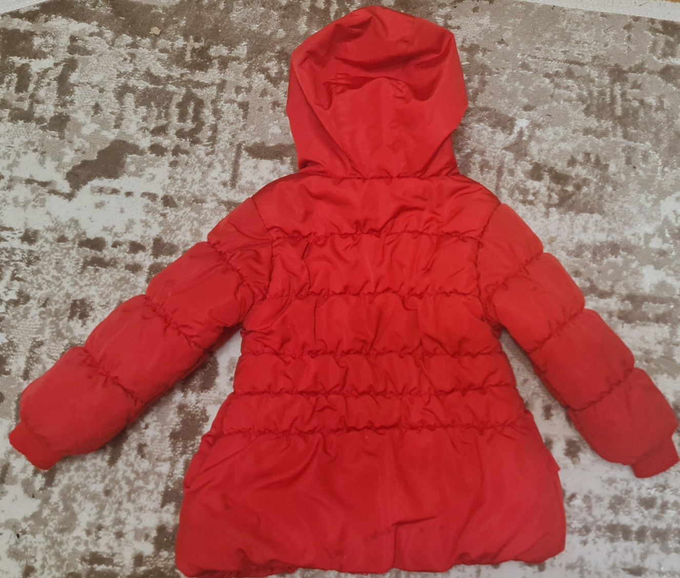 Демисезонная курточка на девочку 2- 3года