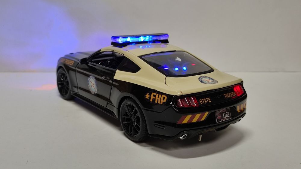 Policyjny Ford Mustang Floryda, Maisto, skala 1:18