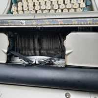 Zabytkowa maszyna do pisania Underwood