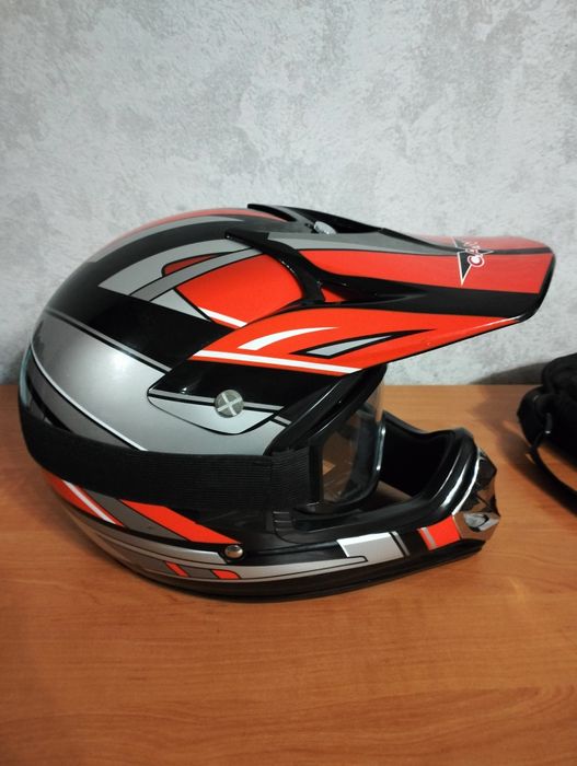 Продам шолом крос торг присутній