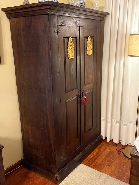 Armário Roupeiro/ Louceiro