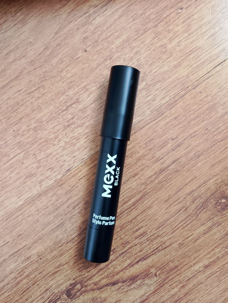 perfumy w penie dla kobiet Mexx Black. 

Charakterystyka zapachu:

Mex