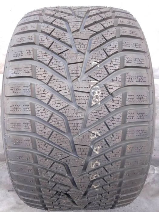 Yokohama BluEarth Winter V905 325/30 R21 108V 2024
