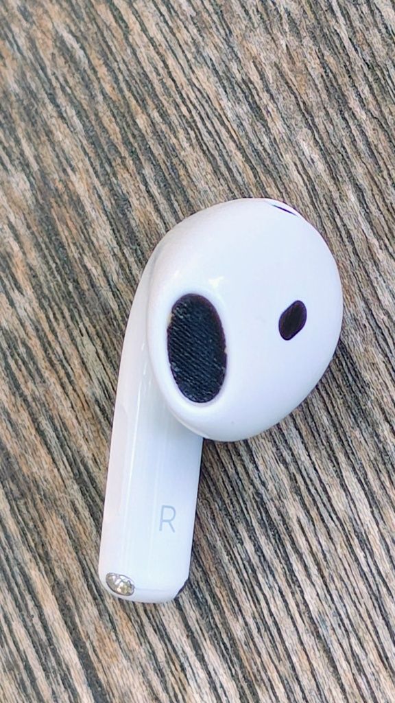 Apple Airpods 4 (prawa) model A3050