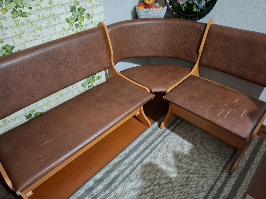 Кухонный уголок с трех секций