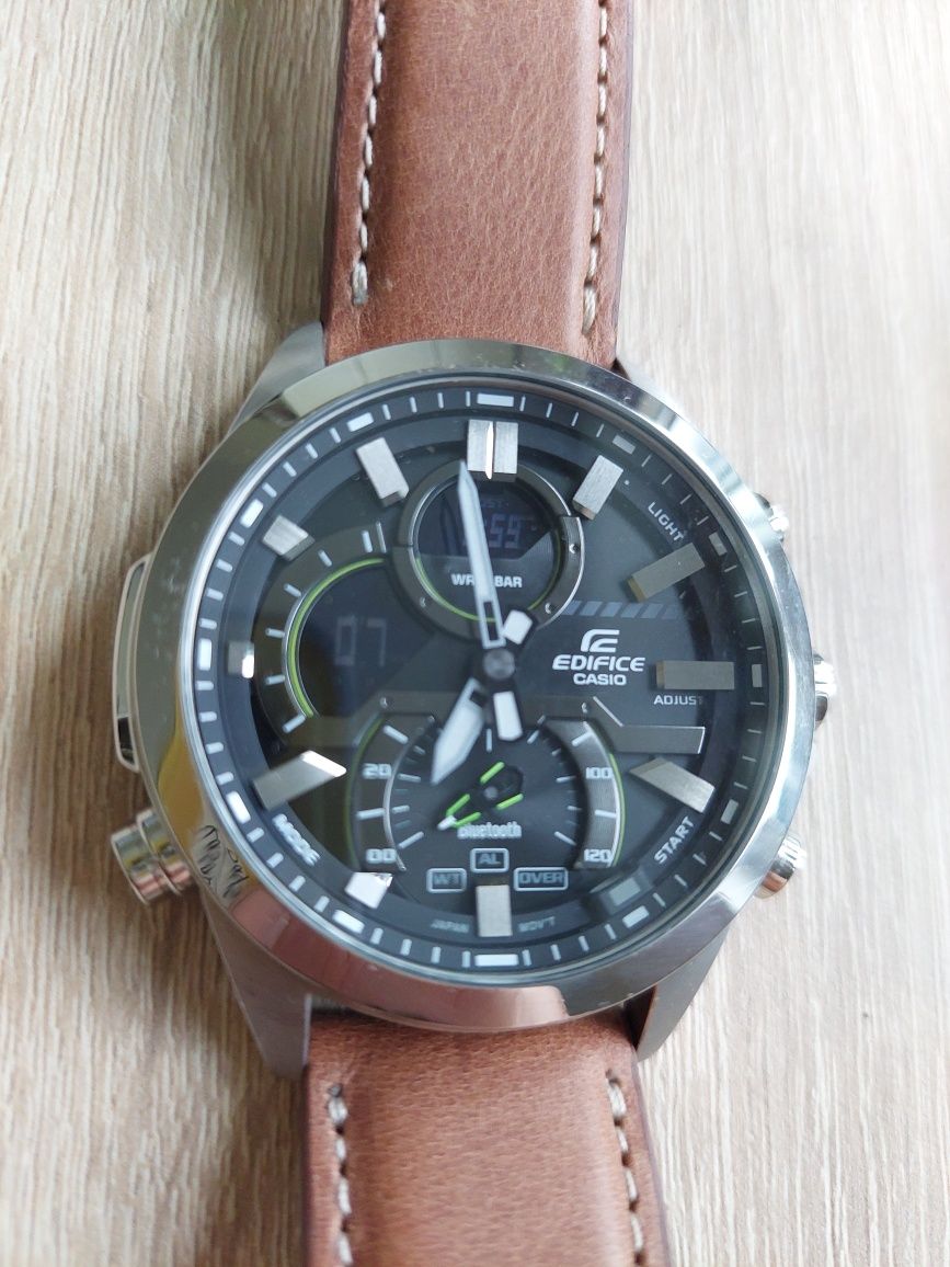 Zegarek Casio Edifice ECB-30P-1AEF