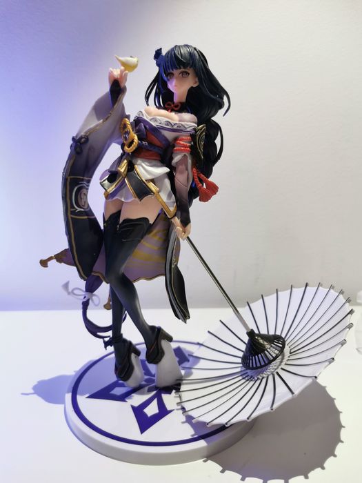 Várias figuras anime