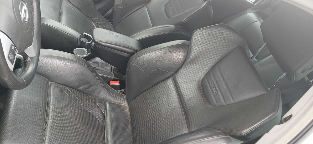 Opel Astra h kombi fotele skóra kubełki Recaro podgrzewane
