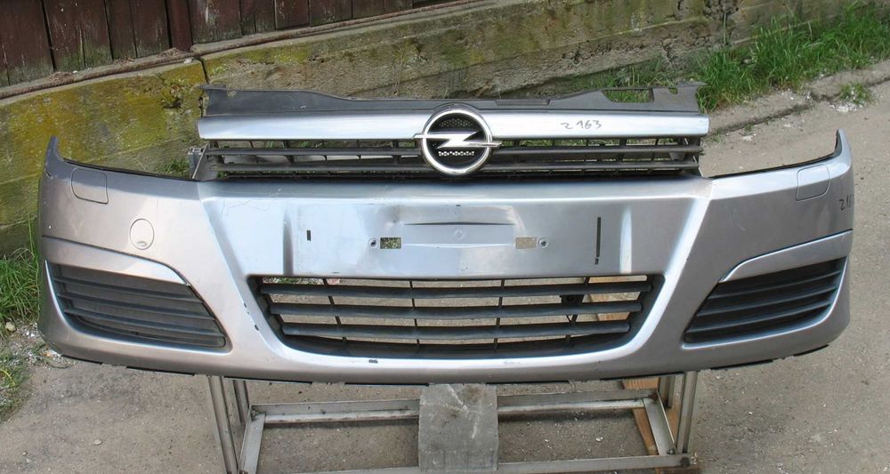 Opel Astra III H zderzak przód z grillem Z163 opis