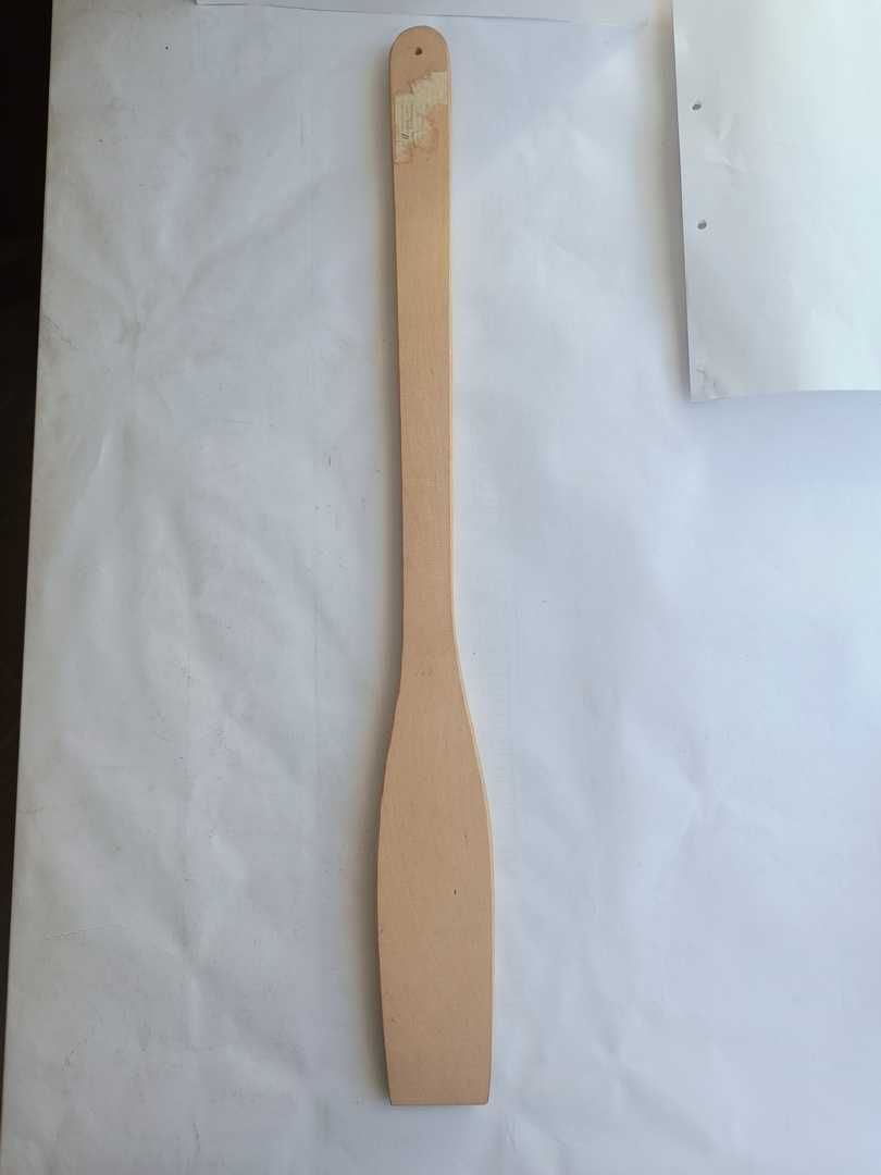 Łycha, nabierak 56cm. Mieszadło drewniane 63cm, oba ze wzorem ludowym.