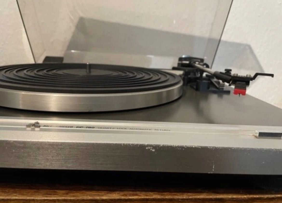 Mitsubischi DP-780 Gramofon