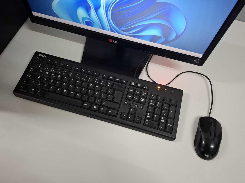 PC ASUS i3 Win11 + Monitor + Teclado + Rato - 100% Funcional
