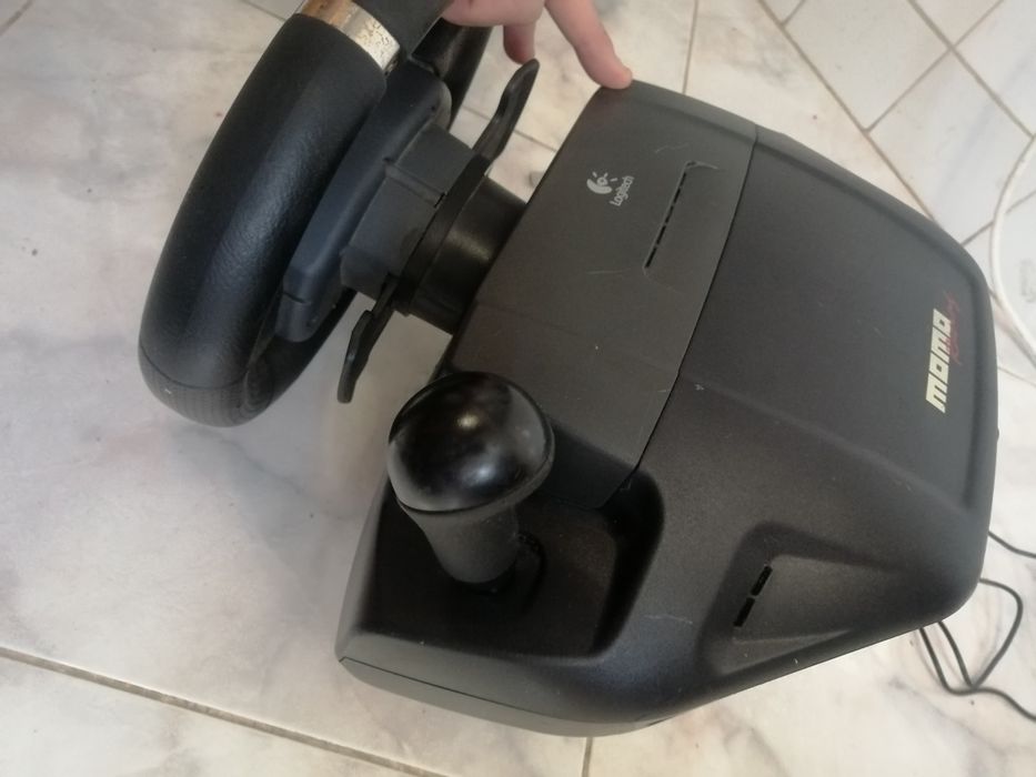 Руль logitech игровой для гонок