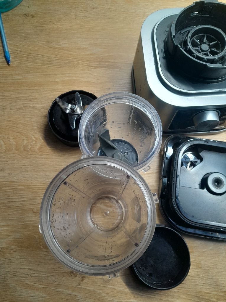 Blender ninja 1200w cb350eu 3 w 1 mocny, pęknięty jeden pojemnik
