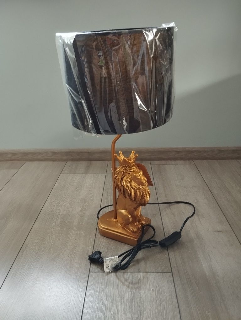 Lampa stołowa Królewski lew