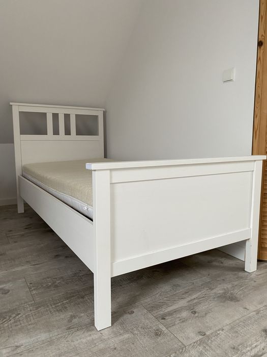 Biała rama łóżka Hemnes 90*200