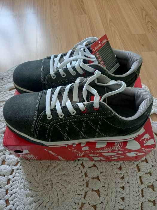 Nowe buty robocze r.44