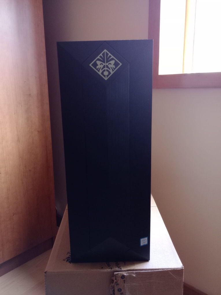 Torre de PC HP Omen Obelisk
