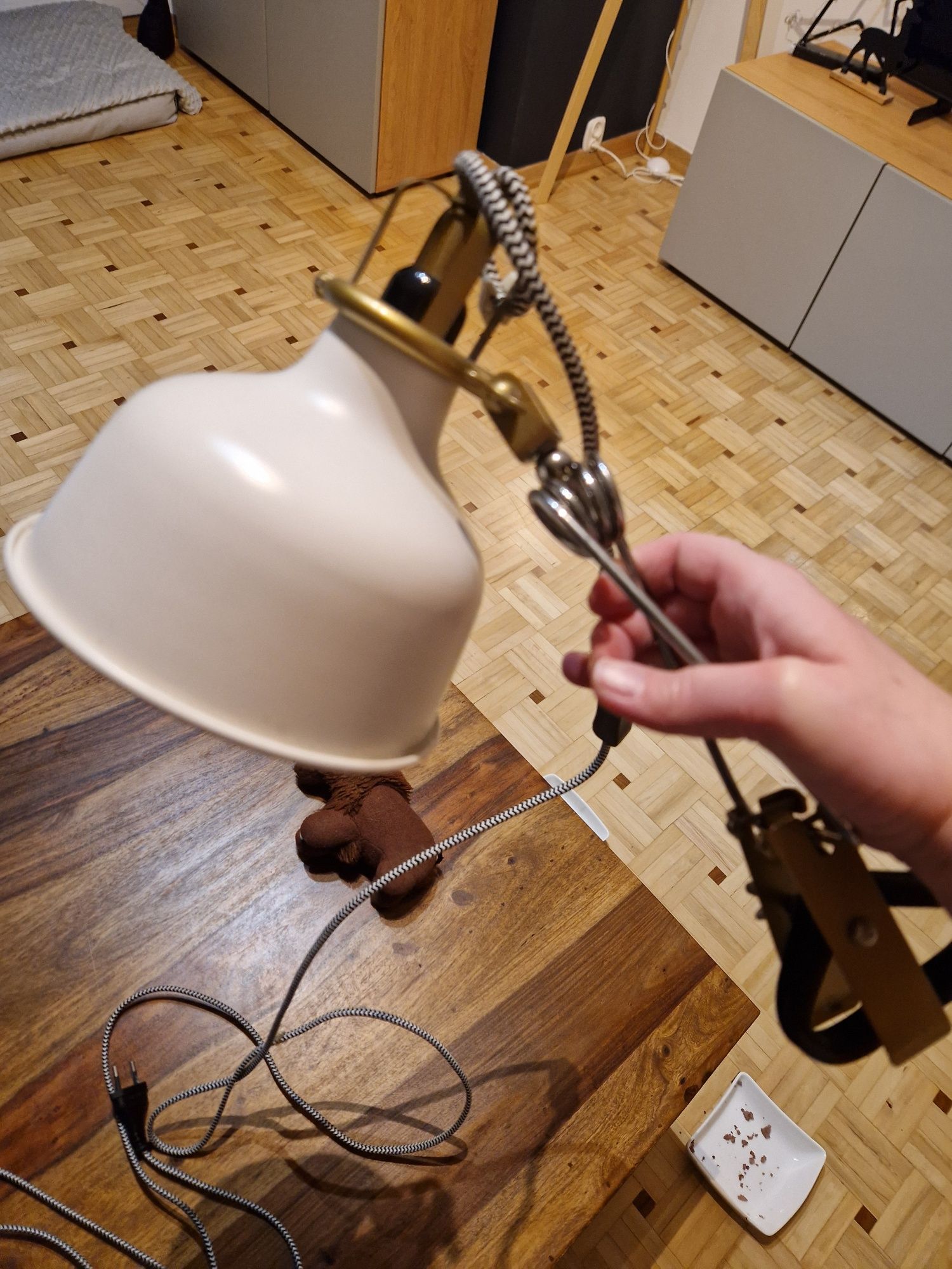 Lampa Reflektor z klamrą, ścienny, kremowy