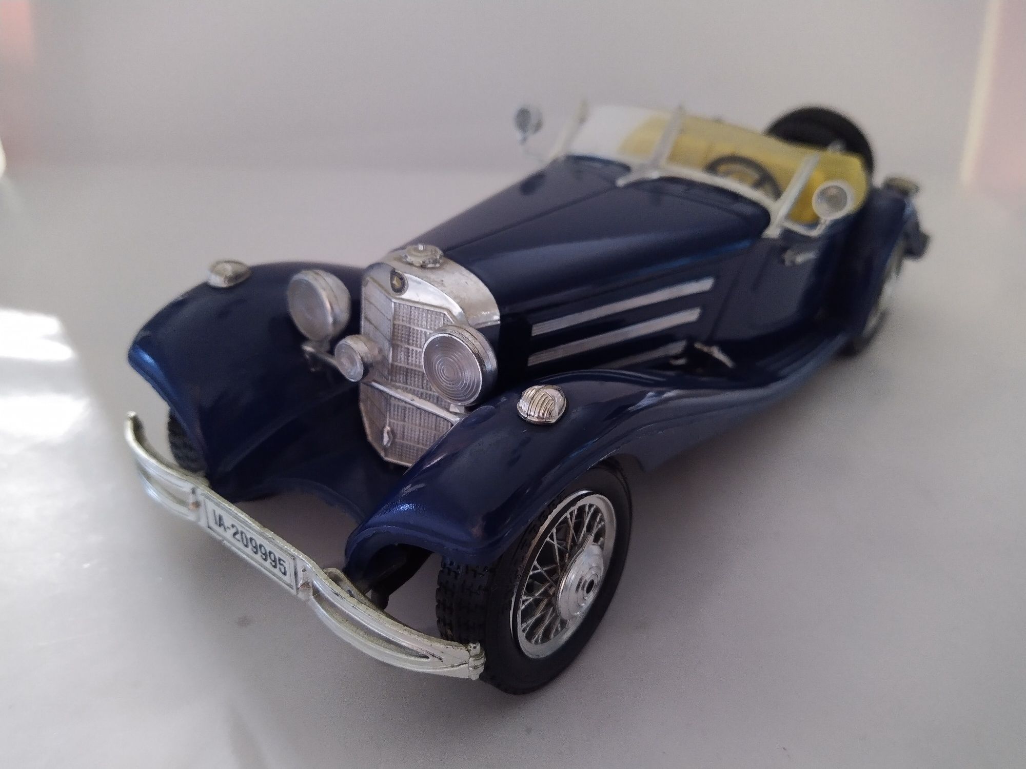 Mercedes Benz 500 K Skala 1:20 nie 1:18 bburago burago