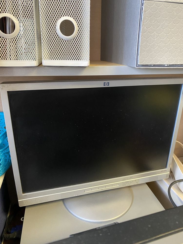 3 x monitor HP używany 2 x LP1965 1 x w19e