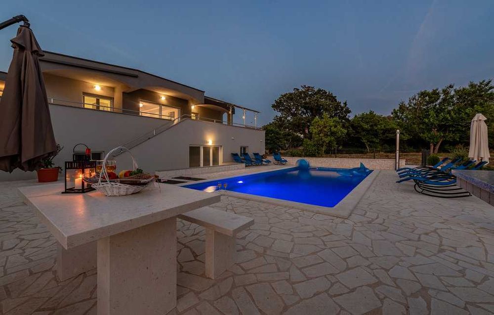 Wakacje 2026, Chorwacja, okolice NIN, dom z basenem dla 10 osób