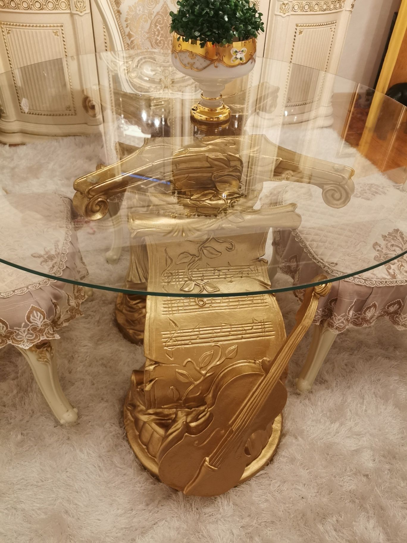 Okazja włoski stół szklany z podstawa skrzypiec