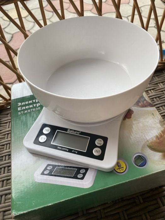 Продам кухонные весы Saturn