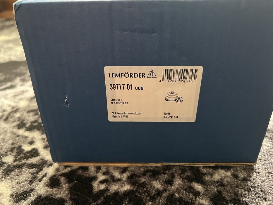 Подушка двигуна передн Прав/ліва LEMFORDER