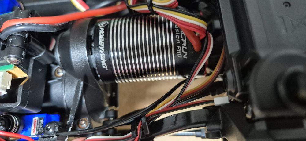 Traxxas TRX4 com bloqueios