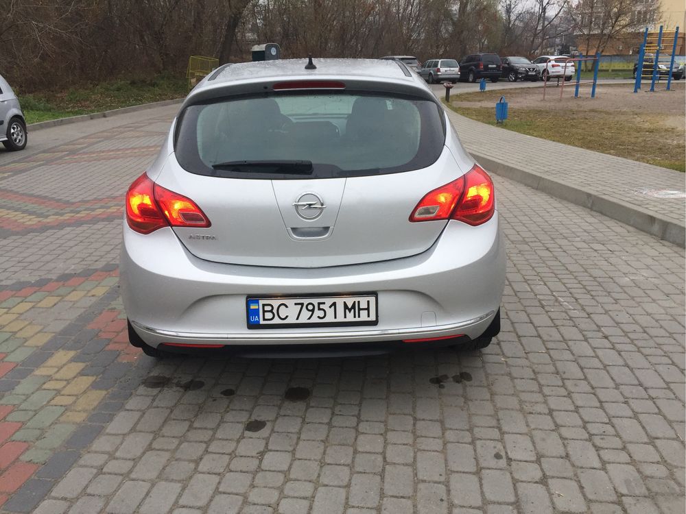 Opel Astra J Опель Астра