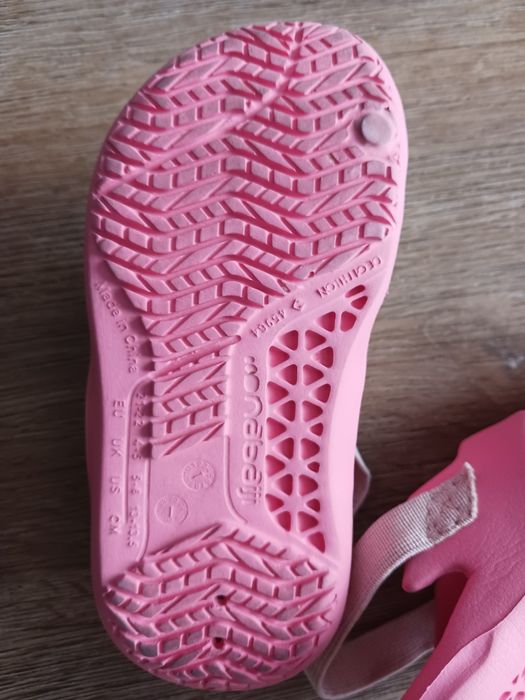 Sandały gumowe basenowe