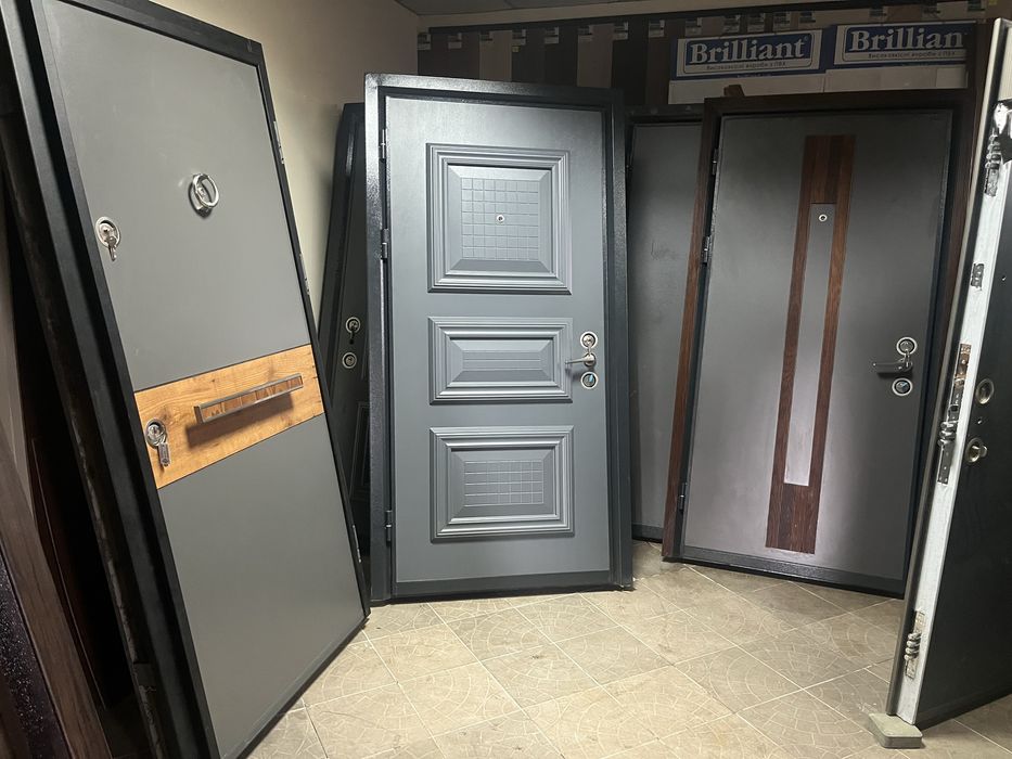 Двері вхідні броньовані РОЗПРОДАЖ